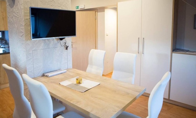 Lesce Appartement | Vila Lesce avec piscine privée