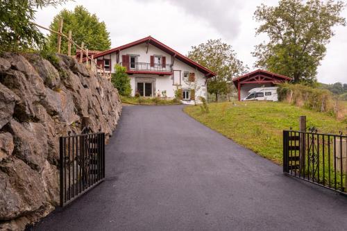 Isturits Maison | Villa À Isturits Avec Piscine