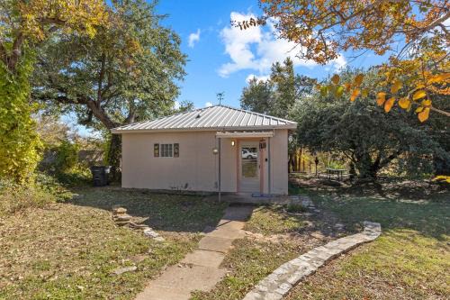 Glen Rose Maison | Villa 101, Scenic river view from patio