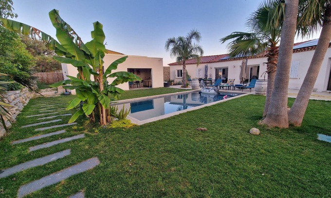 Langlade Villa | villa 200 m2 + appartement 45 m2 dans un superbe jardin exotique avec piscine