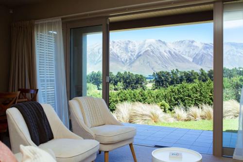 Windwhistle Appartement | Villa 206 - Front Row Golf Views, Terrace Downs