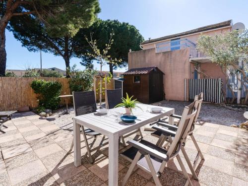 Gruissan Villa | Villa 3 pièces avec grande terrasse, proche plage du Grazel, 6 pers, parking privé, WiFi disponible - FR-1-409-70
