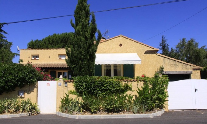 Bouillargues Villa | VILLA 300m2 SUR TERRAIN CLOS ET ARBORE DE 1750m2 PISCINE.