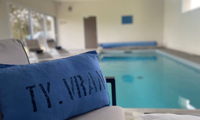 Plouneour-Trez Maison | Villa 4**** -Ty-Vran-Piscine interieure-50 Mètres de la plage.