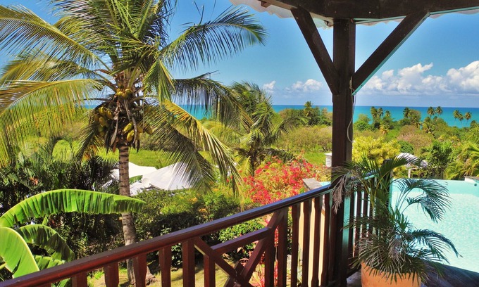 Sainte-Rose Villa | Villa 6/8 personnes avec piscine, vue panoramique, 300 m plage