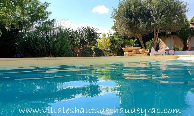 Bagnols-sur-Ceze Villa | Villa 4 chambres avec piscine privée chauffée dans le Gard