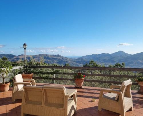 Castelbuono Appartement | Villa Acanthos Panoramic Terrace