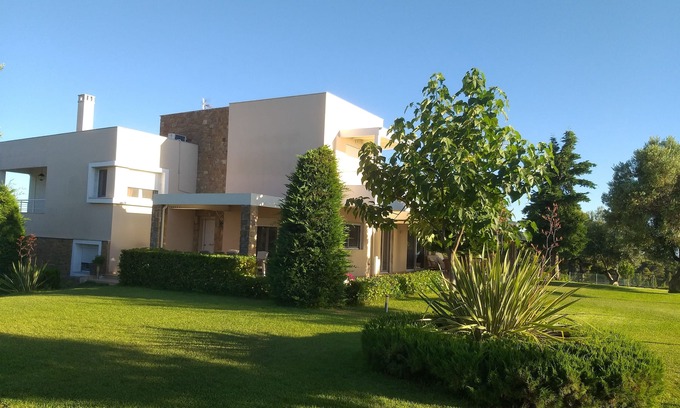 Possidi Villa | Villa Achilleos. Vous êtes le premier à donner une réponse à votre question.
