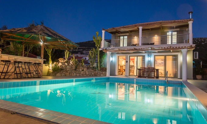 Minia Villa | Villa Afroditi, luxueuse villa de 5 chambres avec vue panoramique dans un cadre enchanteur