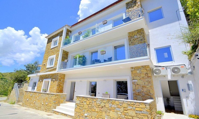 Serramezzana Maison | Villa Alfea C, fully refundable with voucher*: A welcoming apartment situated in a secluded location surrounded by meadows and by green hills, with Free WI-FI.