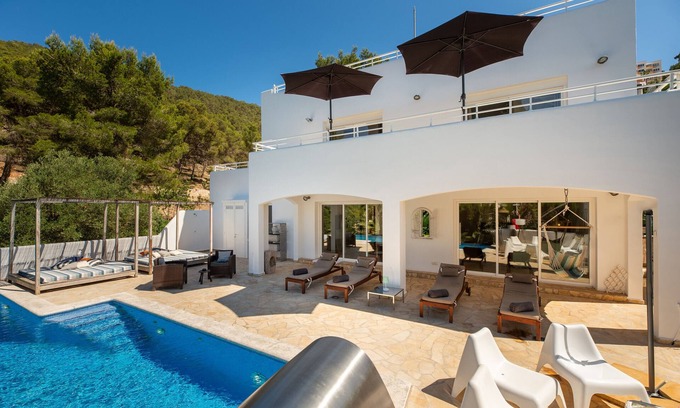 Santa Eulalia del Rio Villa | Villa 'Amarantos' avec vue sur les montagnes, Wi-Fi et climatisation