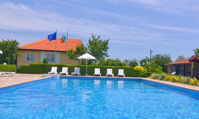 Bryastovets Maison | Villa Amber with Pool - Sunny Beach Area