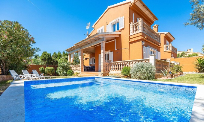 Badia Blava Villa | Villa 'Amelia Cerca De Cala Pi' avec terrasse privée, Wi-Fi et climatisation