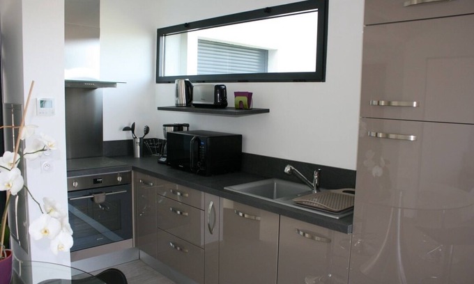 Saint-Jeannet Appartement | Villa Appartements, Jardin et Piscine privée, vue mer