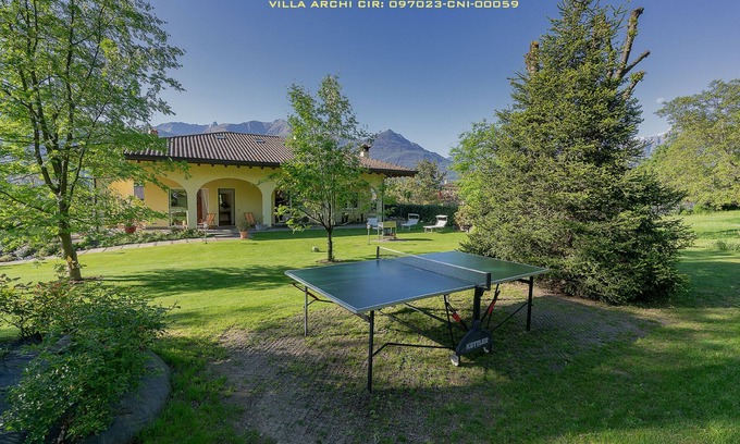 Colico Piano Villa | Villa Archi avec vue sur le lac, jardin, terrasse, balcon et Wifi.
