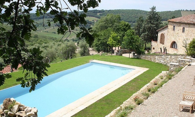 Castellina in Chianti Maison | Villa Arnica A: Une ancienne ferme toscane caractéristique et accueillante entourée de vignes et d'oliviers.