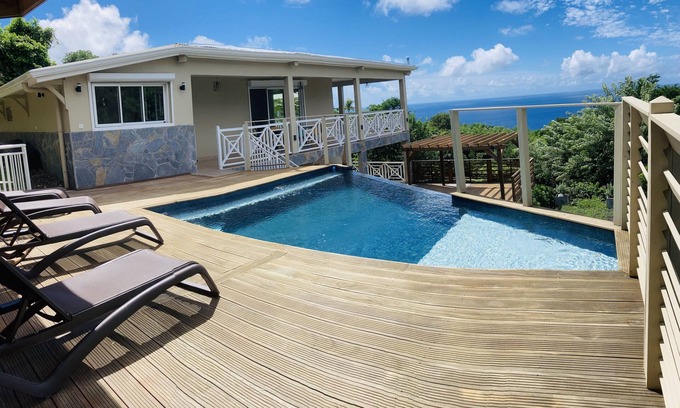 Les Anses-d'Arlets Maison | Villa avec piscine à débordement vue mer aux Anses D'Arlet 4****