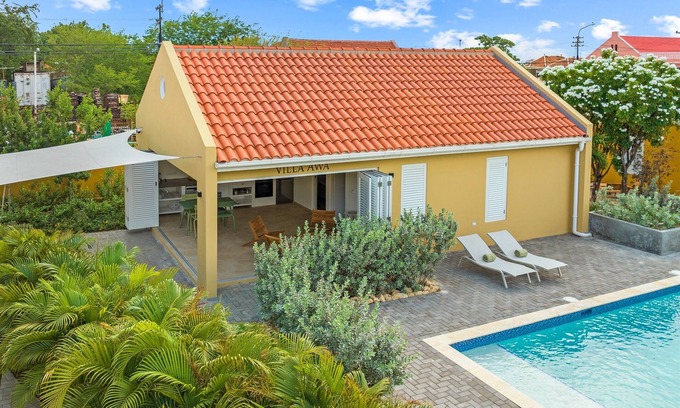 Koralengebied Villa | Villa Awa – Modern Vacation Villa with Shared Pool & Private Terrace