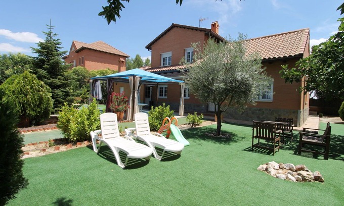 Cortijo de San Isidro Chalet De Ski | Villa Begoña. TuCasaTemporal