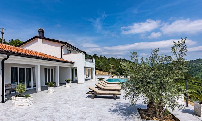 Korelici Maison | Villa Bella by Interhome
