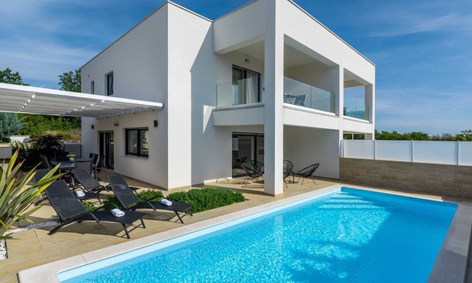 Milohnici Villa | Villa Bella Vista A - villa contemporaine avec piscine privée à proximité d'une plage