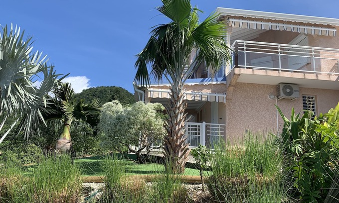 Pointe-Noire Maison | NOUVEAU SPA DANS VILLA ENTRE MER ET MONTAGNE