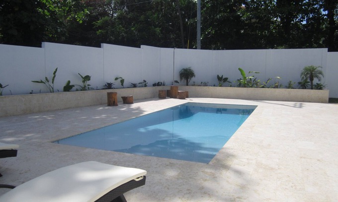 Costambar Maison | VILLA BLANC 200 $ SANS DÉPÔT / FRAIS DE NETTOYAGE
