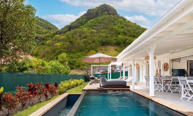 Terre-de-Haut Villa | Confort moderne et sérénité. Une piscine privée et 3 chambres pour 6 personnes