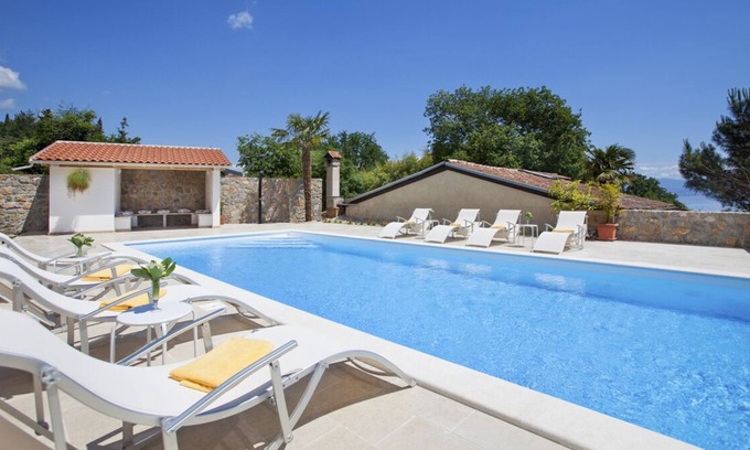 Ika Villa | Villa Bojana - Quatre Chambres Villa, Couchages 8