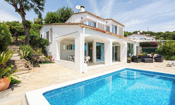 Tossa de Mar Villa | Villa 'Bouganvilla' avec vue sur la mer, Wi-Fi et climatisation