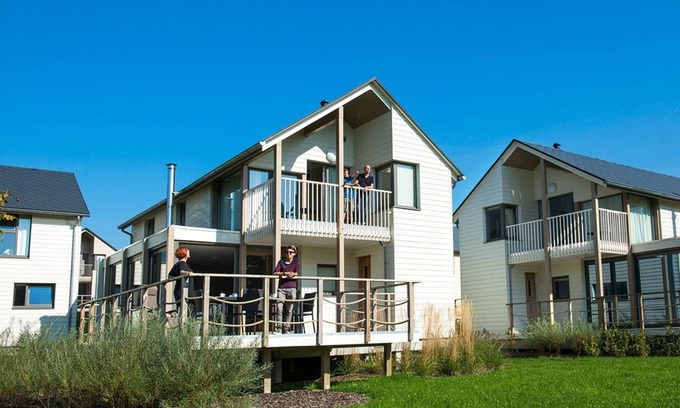 Froidchapelle Villa | Villa élégante de 3 chambres avec sauna
