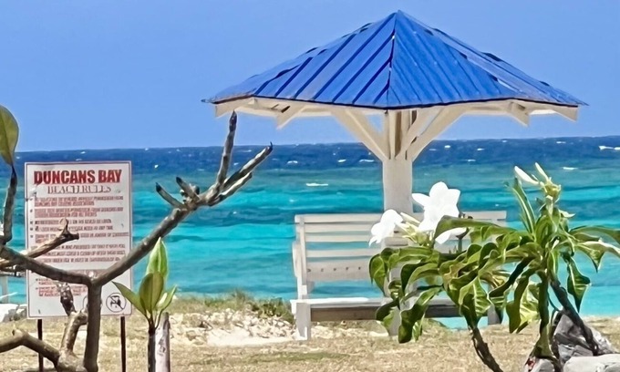 Silver Sands Maison | VILLA PRIVÉE EN BORD DE MER - À DEUX PAS DE LA PLAGE - SERVICES DE CHEF INCLUS
