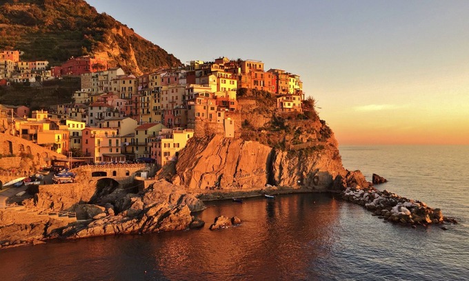 La Spezia Villa | VILLA BYRON Refugio de lujo con piscina, aire acondicionado, Wi-Fi gratis, parque cerca de CINQUE TERRE
