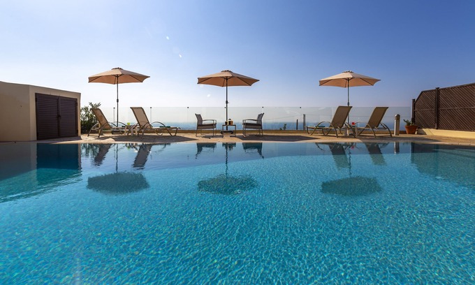 Tremithousa Villa | Villa Callista - Modern Villa that sleeps 8 guests in 4 bedrooms