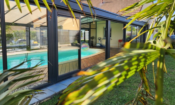Dollon Maison | Villa Calme Avec Piscine Couverte