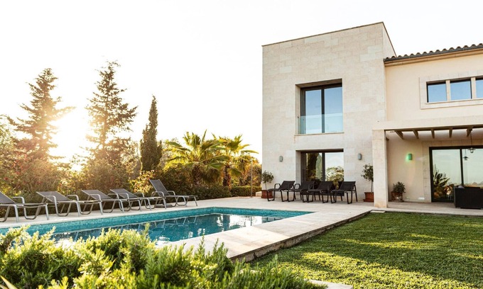 Santanyi Villa | Villa Can Paulo. Luxury House with pool and garden for 12 people in Santanyi