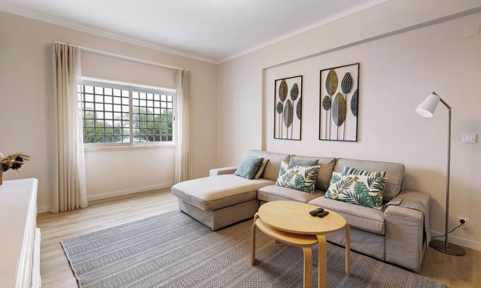 Charneca de Caparica e Sobreda Villa | Villa "Caparica Sun Beach" avec balcon, jardin privé et Wi-Fi
