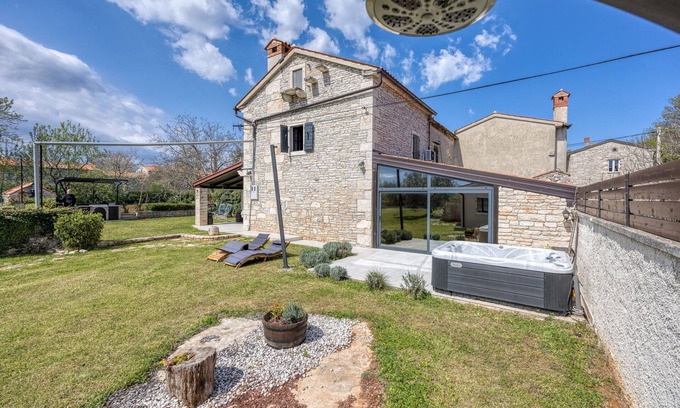 Belavici Maison | Villa Capadinka with Whirlpool, Barban, Croatia