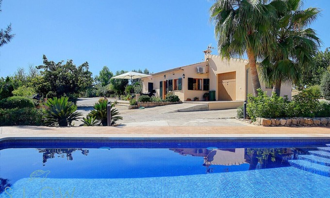 Santa Maria del Cami Villa | Spectaculaire Villa Santa Maria avec piscine privée, grand jardin et barbecue
