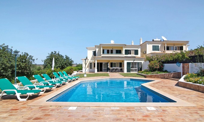 Albufeira Villa | Villa 'Casa dos Avós' avec piscine privée, terrasse et Wi-Fi