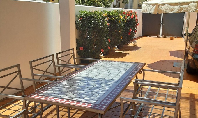 Bolonia Maison | Villa "Casa La Tahona" avec vue sur les montagnes, balcon et 2 terrasses privées