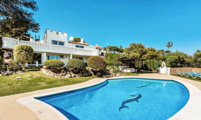 Bahia Dorada Villa | Villa Casillo - La Villa a une piscine privée, un bain à remous et WI-FI plus A / C