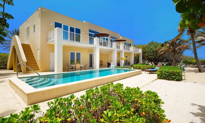 Old Man Bay Maison | Villa Caymanas: Villa inspirée des Caraïbes avec une plage immaculée et une vue panoramique