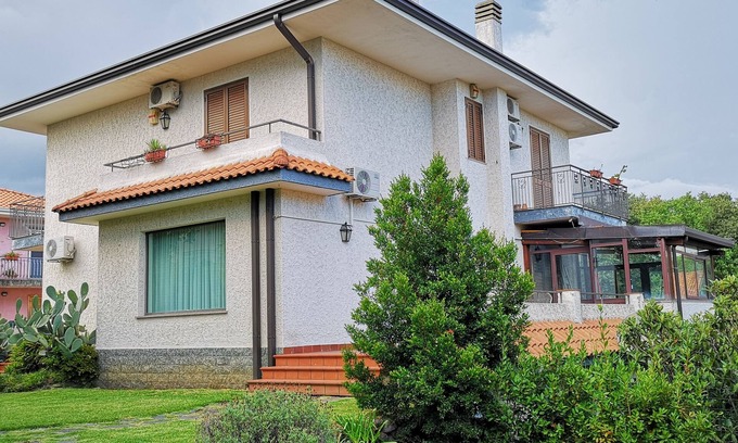 Acireale Maison | Villa Cinzia - jardin et intimité inclus! - Anglais parlé