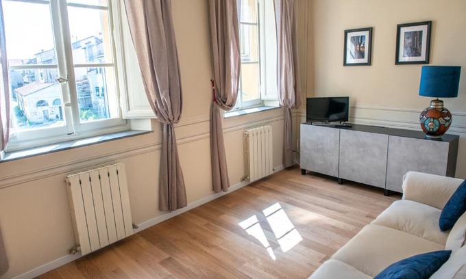 Lucca Historical Center Appartement | VILLA CITTADELLA