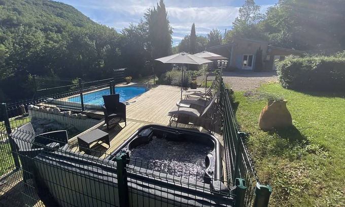 Bruniquel Chalet De Ski | Villa Combes - Piscine Chauffée & Spa - Grand parc arboré