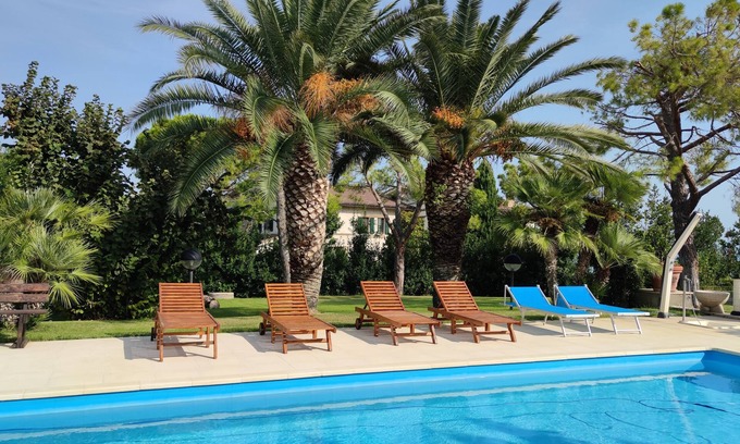 Porto Sant'Elpidio Villa | Villa con Piscina Privata