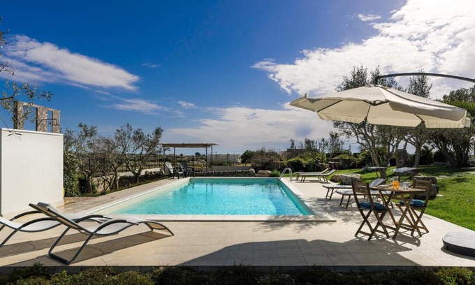 Ragusa Maison | Villa con Piscina Relax e Free Parking