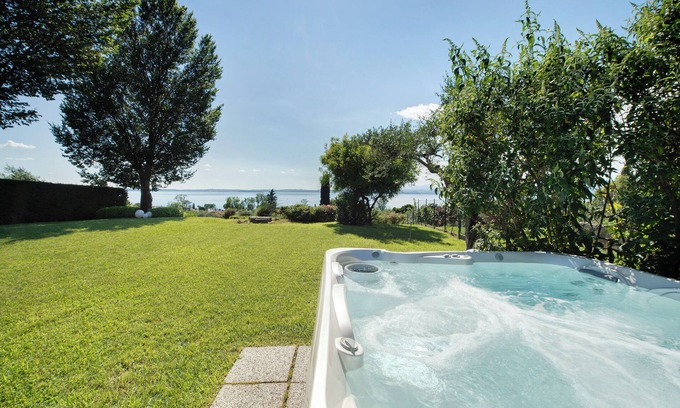 Bardolino Villa | Villa 'Con Vista Mozzafiato Sul Lago' avec vue sur le lac, Wi-Fi et climatisation