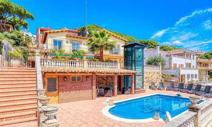 Lloret de Mar Villa | Villa "Costacabana - Dolce Vita" avec piscine privée, terrasses privées et Wi-Fi